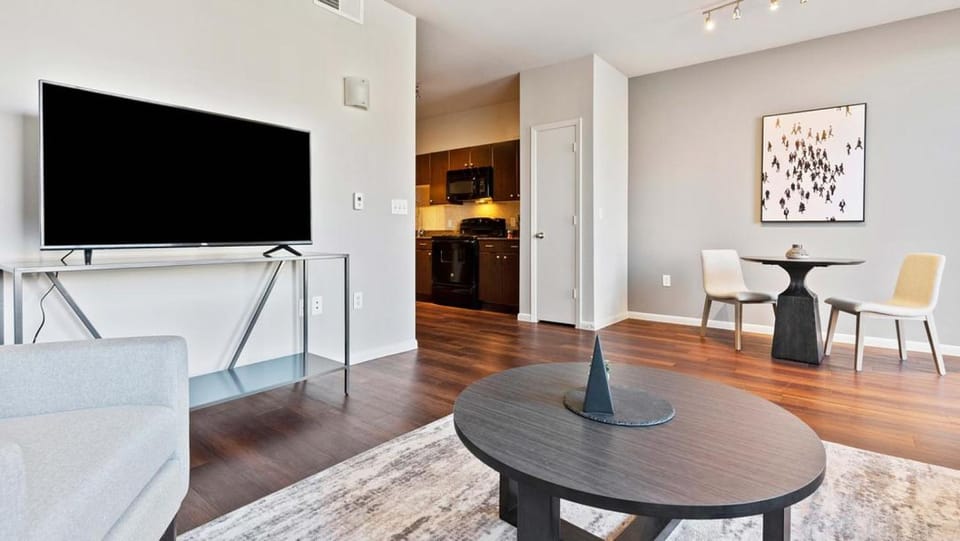 Landing Modern Apartment with Amazing Amenities (ID2956X28) Apartment in Austin