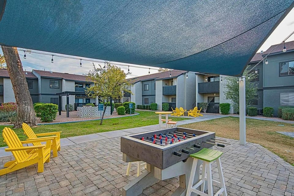 Free Parking King Bed Walk to Dining & Shops Apartment in Phoenix
