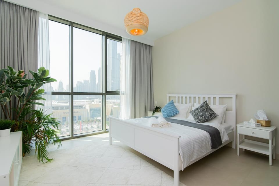 Bed, Living room, Photo of the whole room, Seating area, Bedroom
