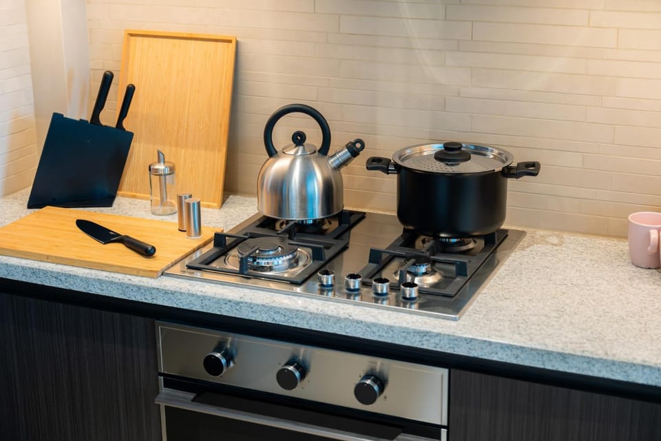 Kitchen or kitchenette, pet friendly, stove