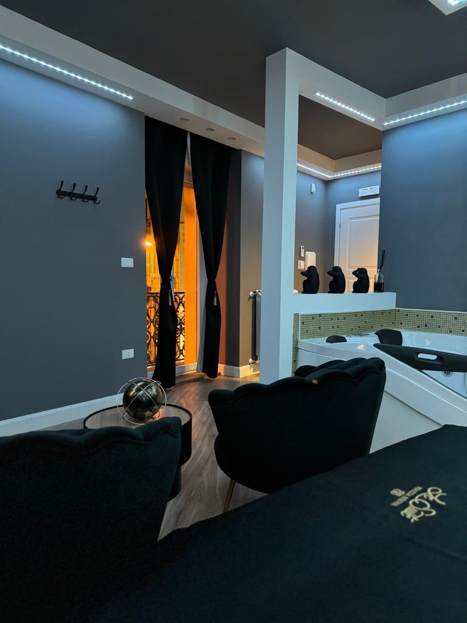 Photo of the whole room
