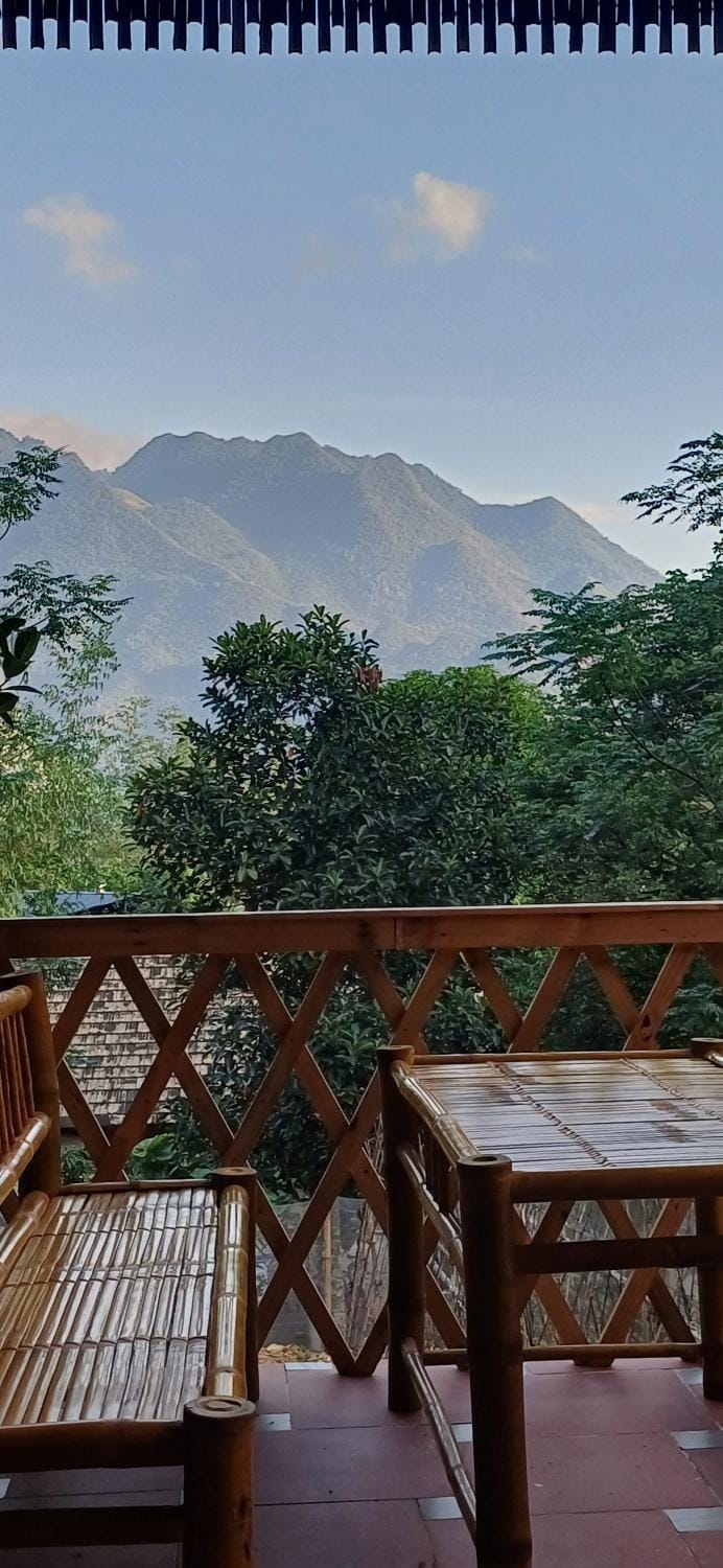 Day, Natural landscape, View (from property/room), Balcony/Terrace, Dining area, Mountain view