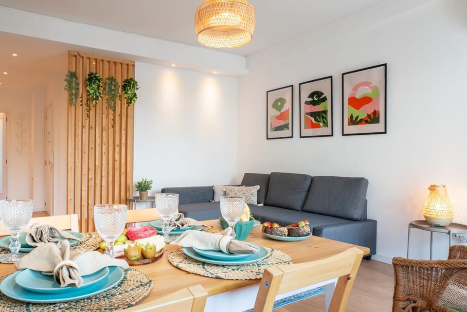 Living room, Dining area