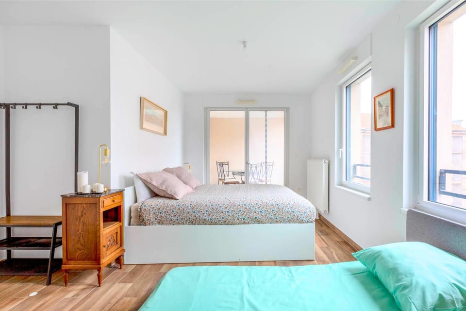 Bed, cot
