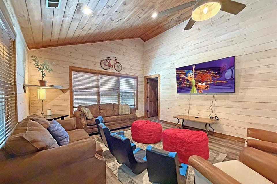 TV and multimedia, Living room, Seating area