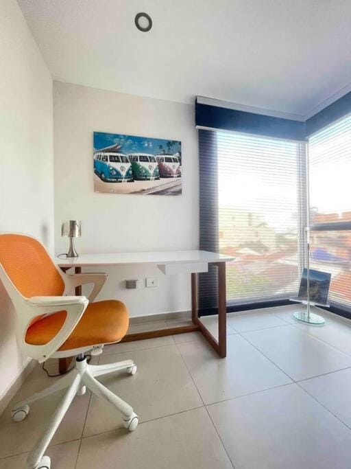 Apartaestudio Ciudad Jardín Restaurantes Tiendas Apartment in Cali
