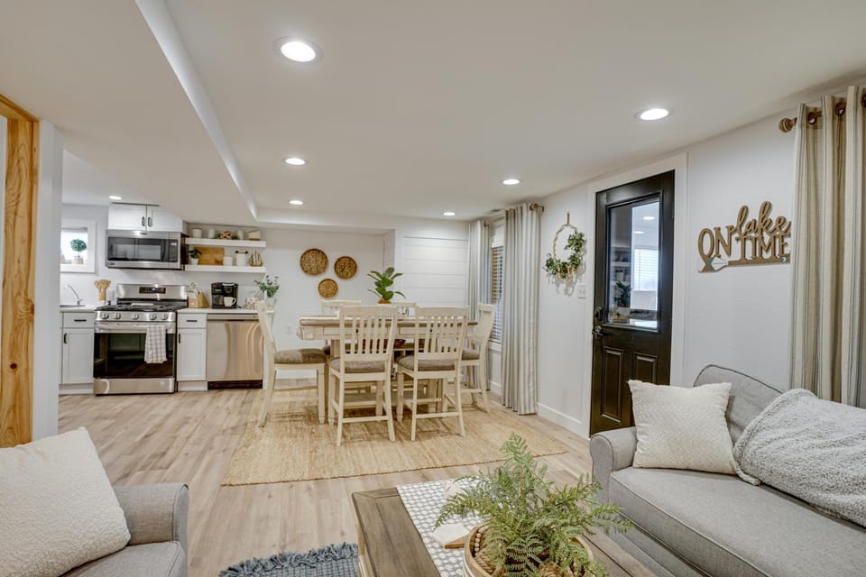 Montpelier Lake House with Deck, Dock and Fireplace! House in Ohio