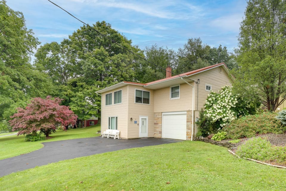 Montour Falls Apartment ~ 3 Mi to Seneca Lake! Apartment in Montour Falls