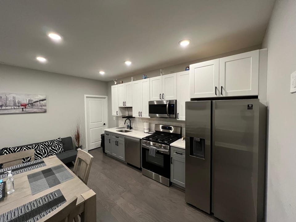 Kitchen or kitchenette, dishwasher, minibar, toaster