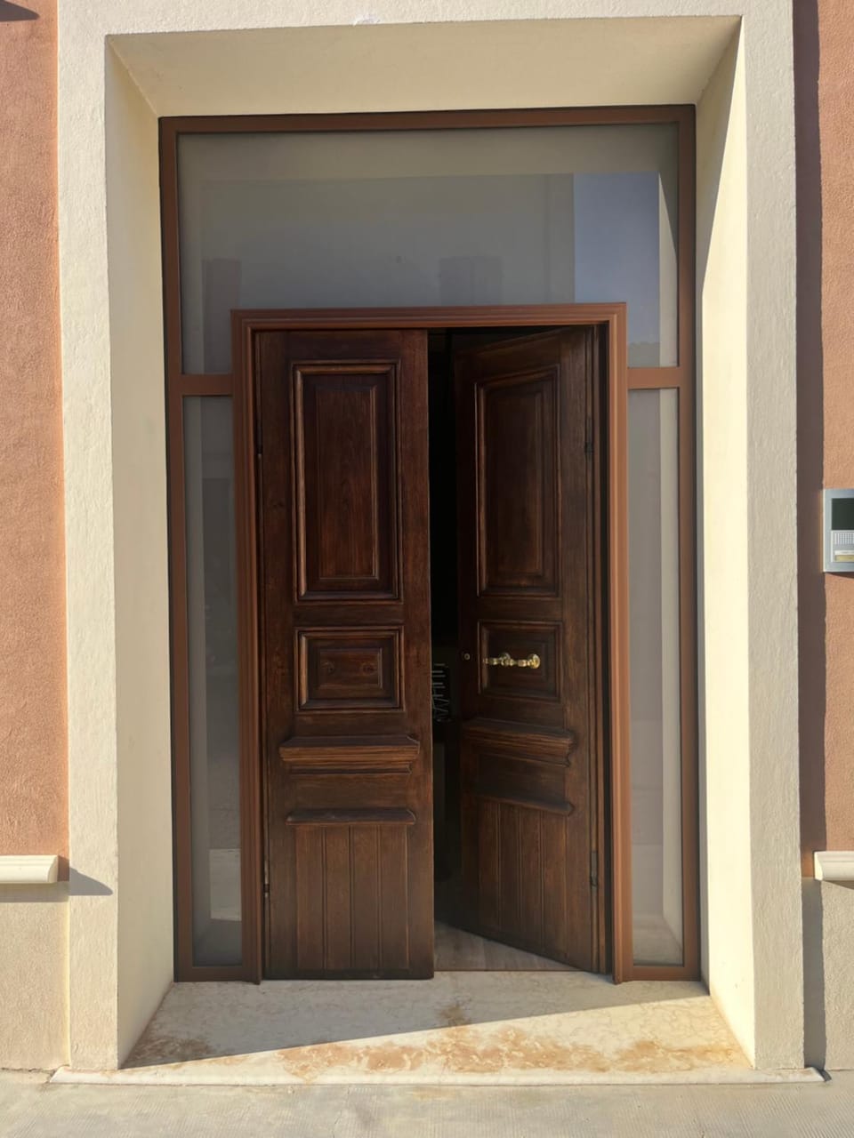 Facade/entrance