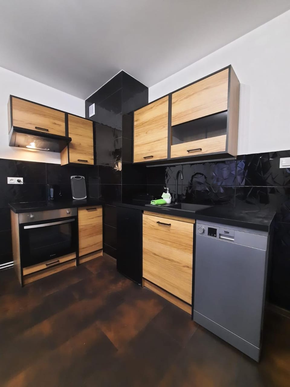 Kitchen or kitchenette, dishwasher, pet friendly, stove