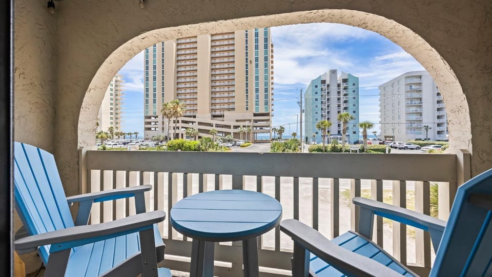 Las Palmas 123 - The Good Life House in West Beach
