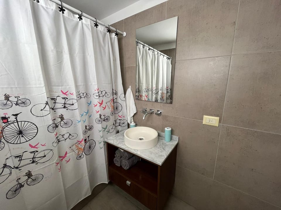 Shower, Bathroom, towels