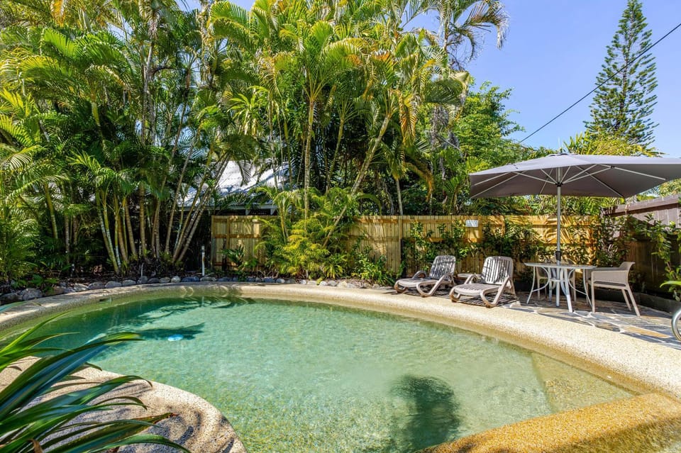 Spindrift Townhouse 3 - The Coral Sea At Your Door Apartment in Port Douglas