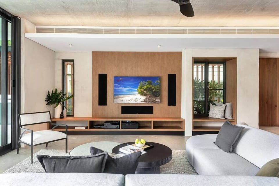 8 Beachfront Mirage House in Port Douglas