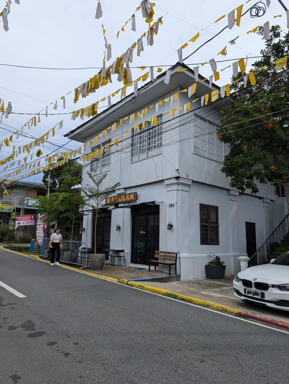 Property building, Day, Street view, Location, Parking