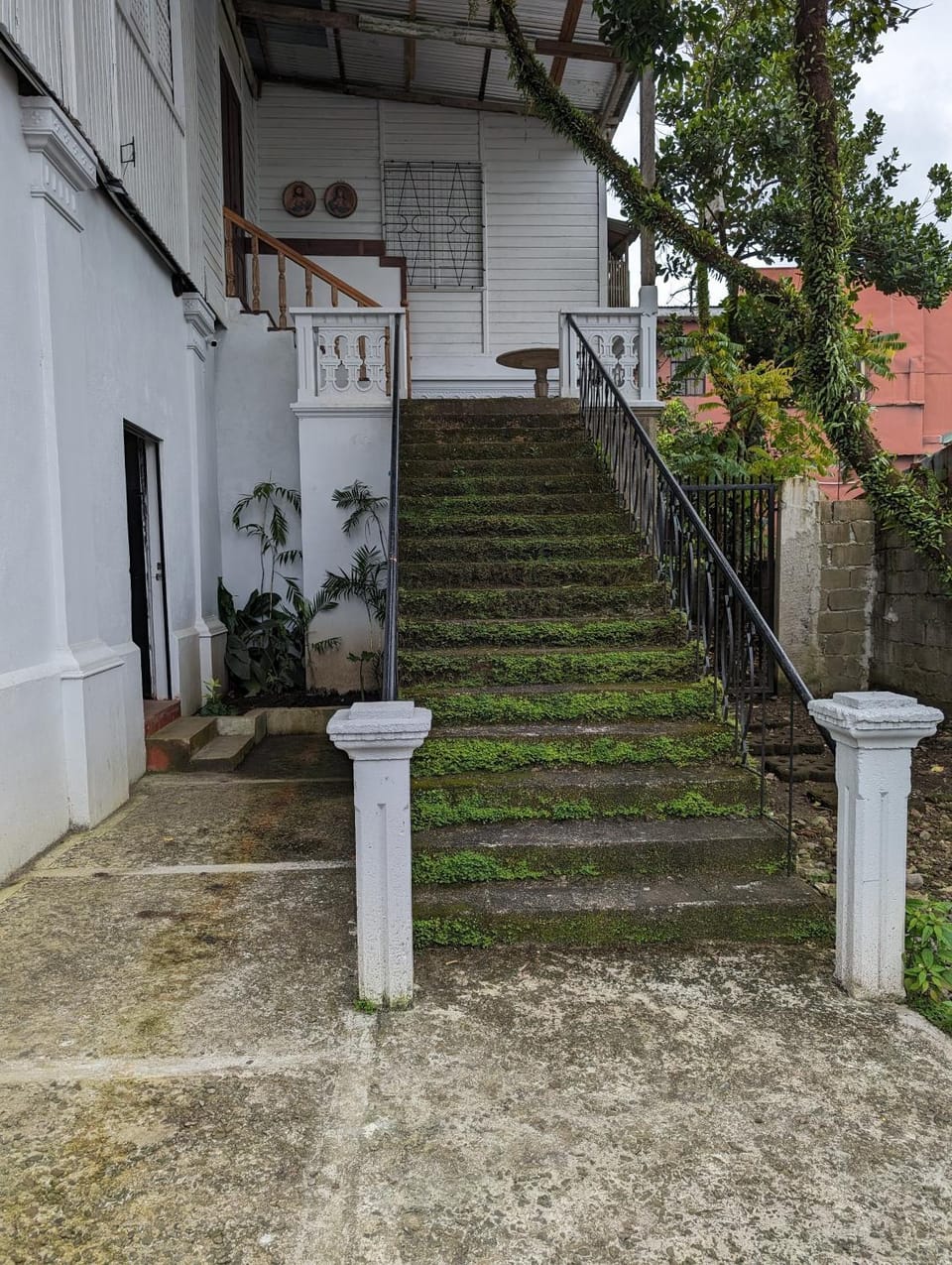 Facade/entrance