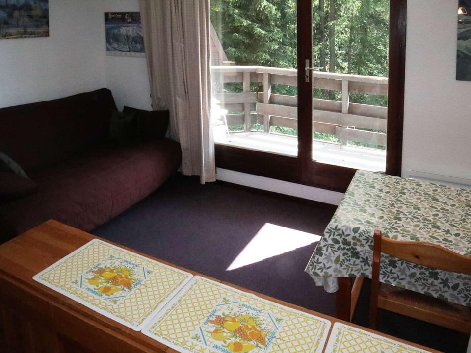 Studio calme 6 pers, proche commerces et pistes, parking, animaux admis - FR-1-322-604 Apartment in Provence-Alpes-Côte d'Azur