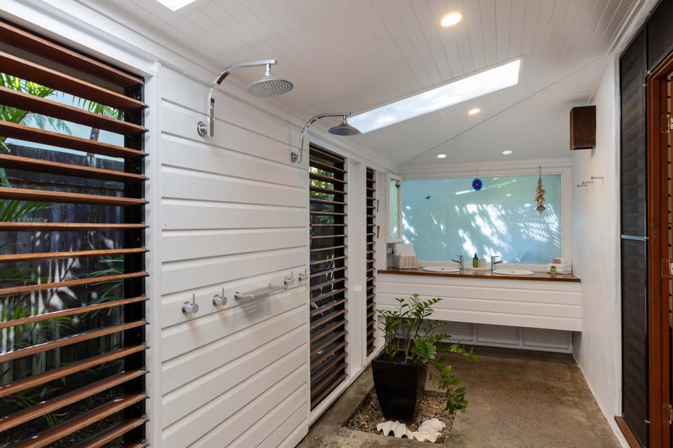9 Sand Street - 3 Bedroom Beachhouse Villa in Port Douglas