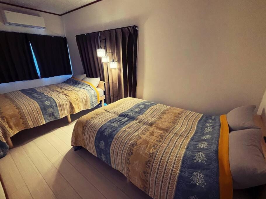Photo of the whole room, Bedroom