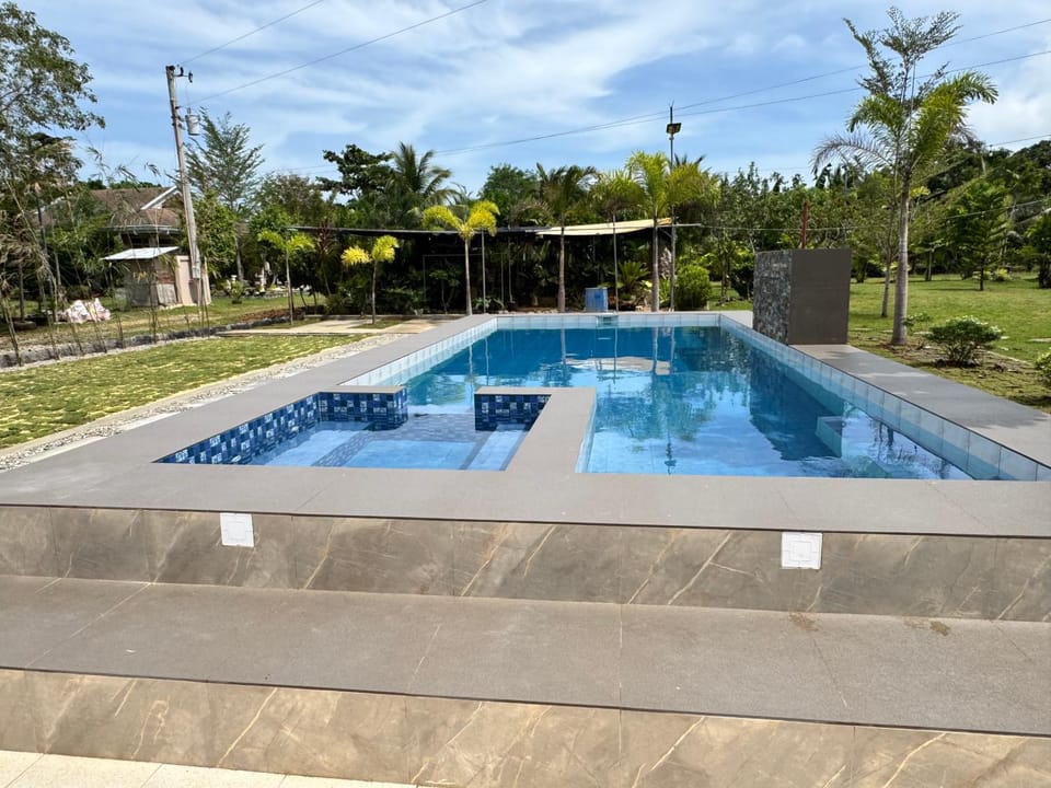 INATO SUITES Rm 2 2 queen beds Bed and Breakfast in Panglao