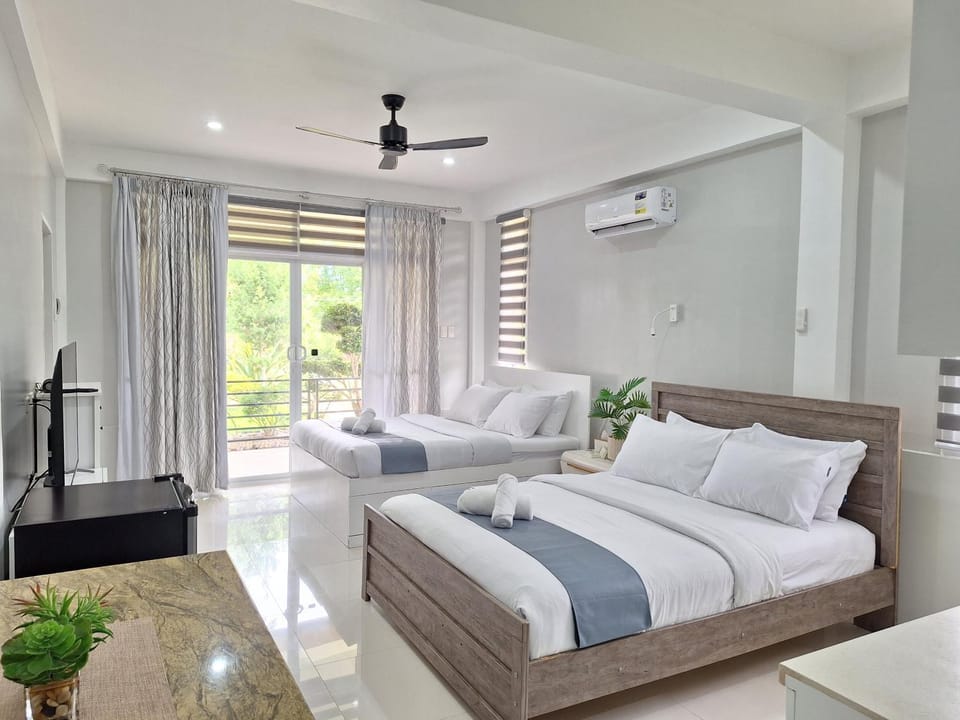 INATO SUITES Rm 2 2 queen beds Bed and Breakfast in Panglao