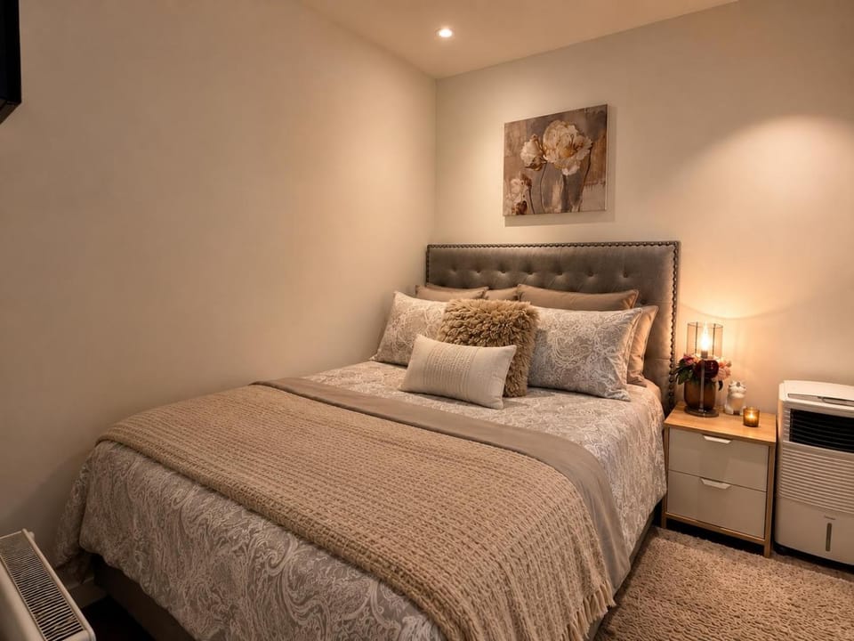 Monlando Luxury 3 Queen Suite with Private Hot Spa Parking Sleeps 6 Apartment in Southbank