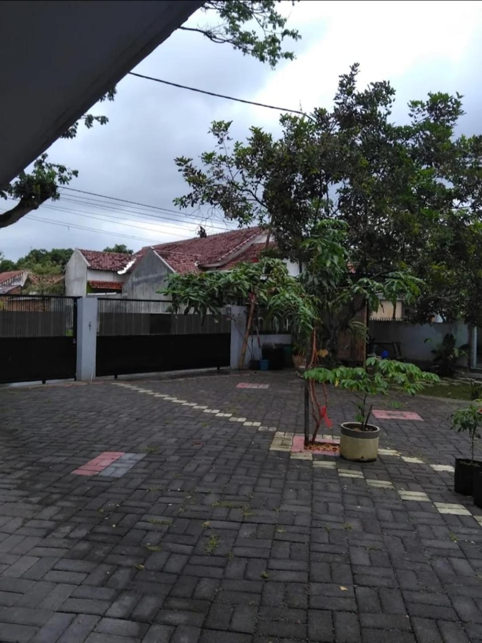 Umah isun guests house Bed and Breakfast in East Java