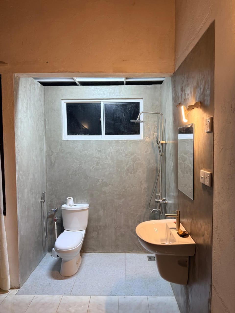 Shower, Toilet, Bathroom, Bedroom