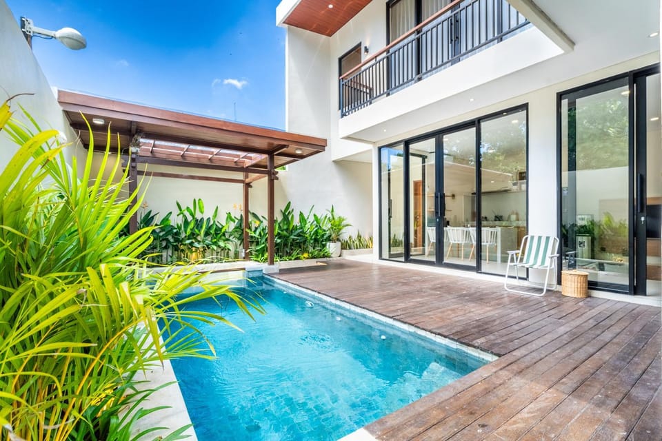 Property building, Swimming pool
