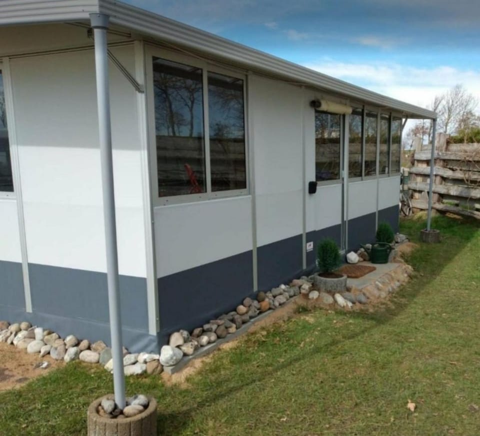 Property building, Day