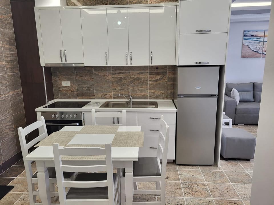 Kitchen or kitchenette, Dining area, dishwasher, oven, stove, kitchen, kitchen