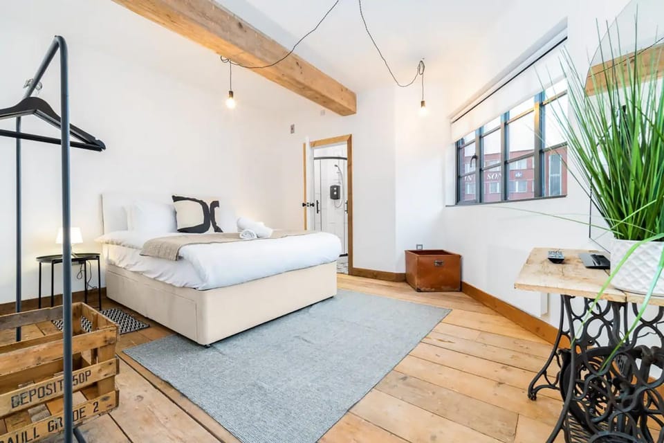 Property building, Bed, Photo of the whole room, Bedroom