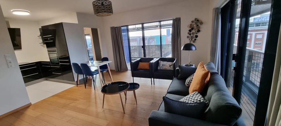 Living room, Dining area