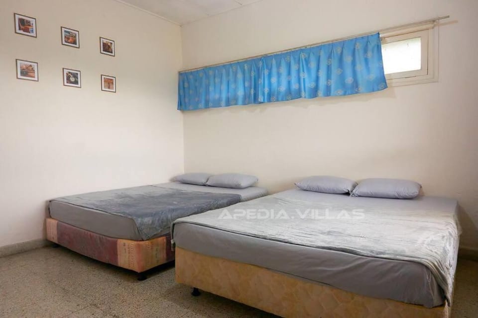 Villa DBusso Apedia, 3 BR, SP, Billiard, Karaoke Villa in Cisarua