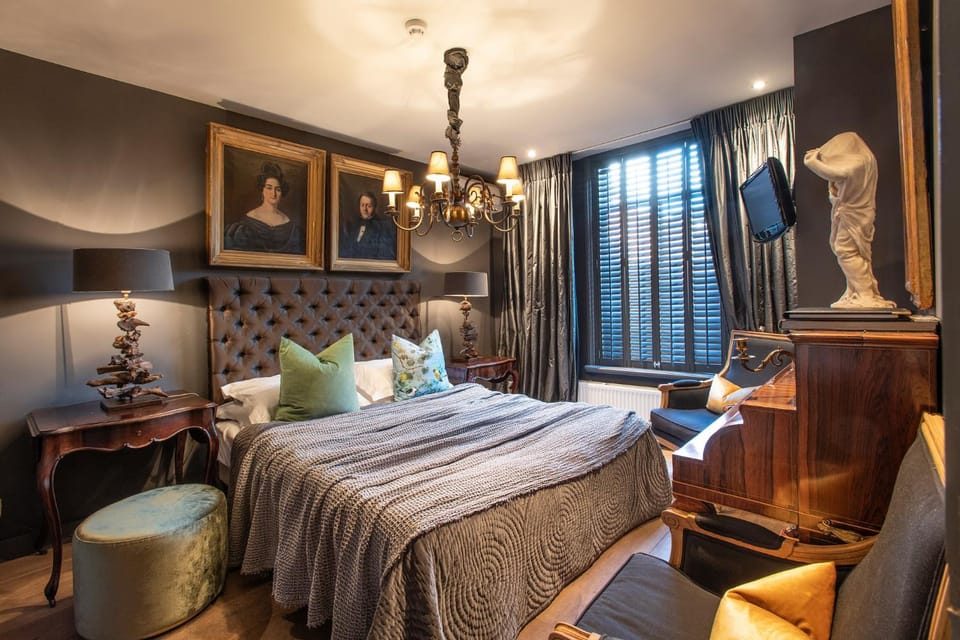 Bed, Bedroom