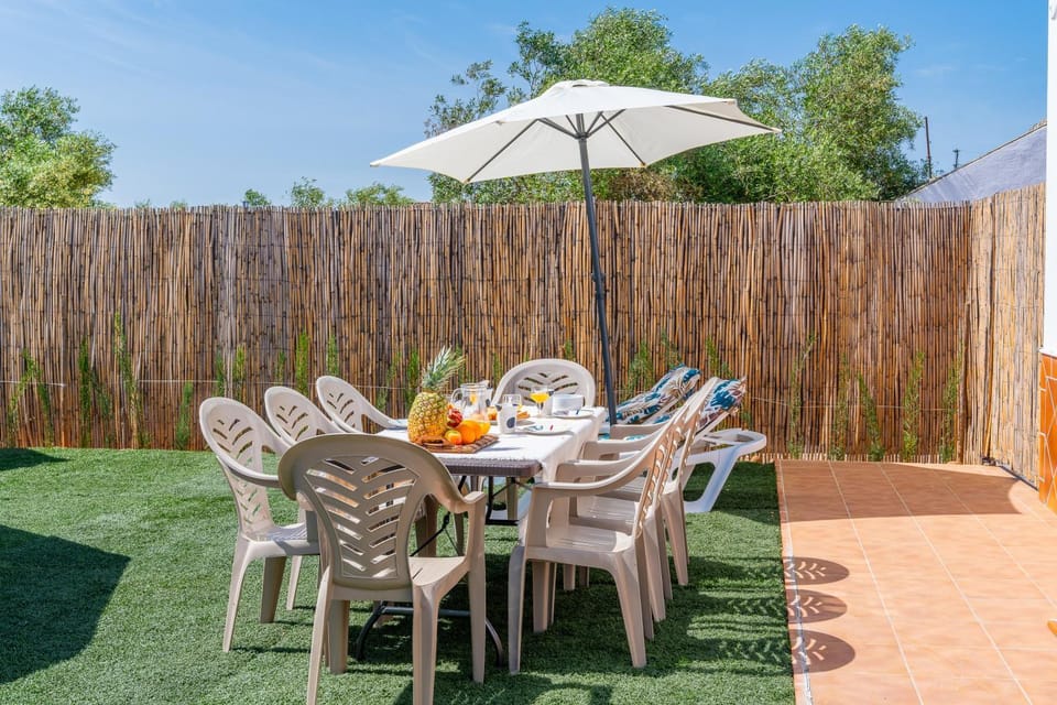 Patio, Day, Dining area, Garden view