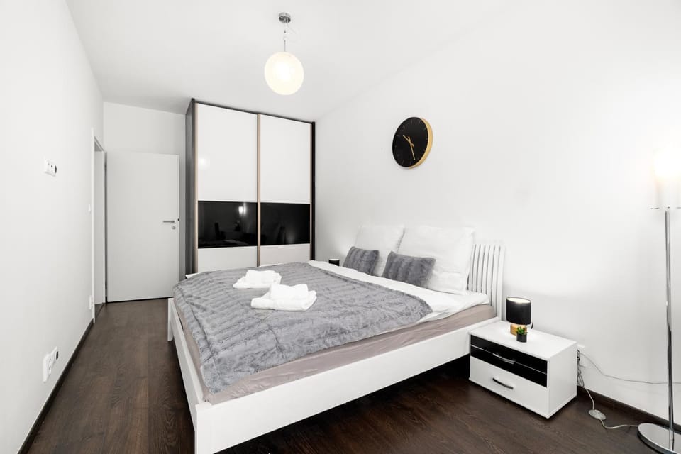 Bed, Photo of the whole room, Bedroom, towels, wardrobe