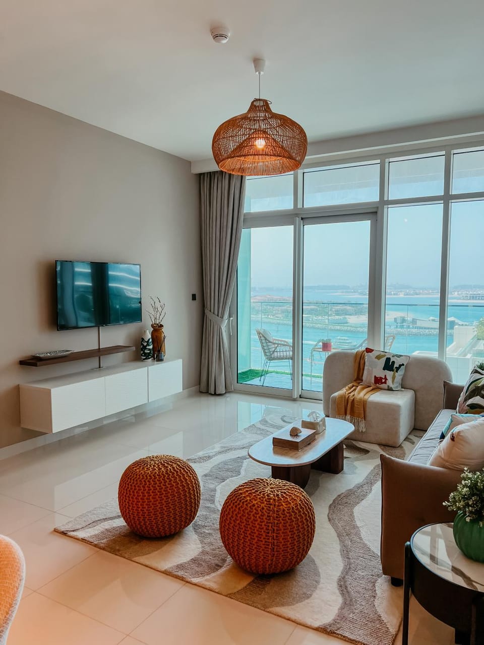 Natural landscape, TV and multimedia, Living room, Seating area, Sea view