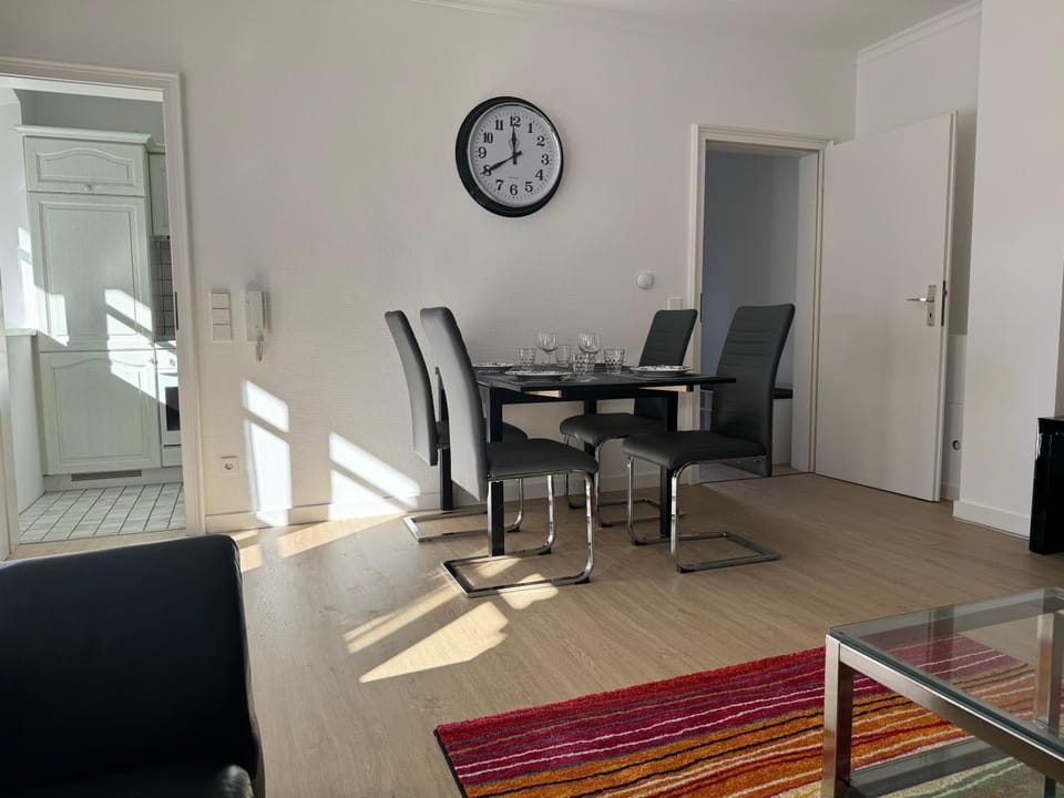 Dining area, Food, Food, Lunch, Lunch, Dinner, Dinner