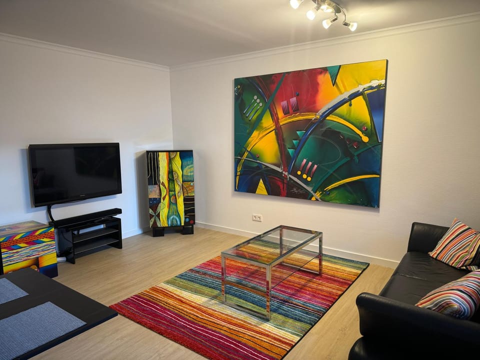TV and multimedia, Living room, Seating area, Evening entertainment, hair dresser, locker