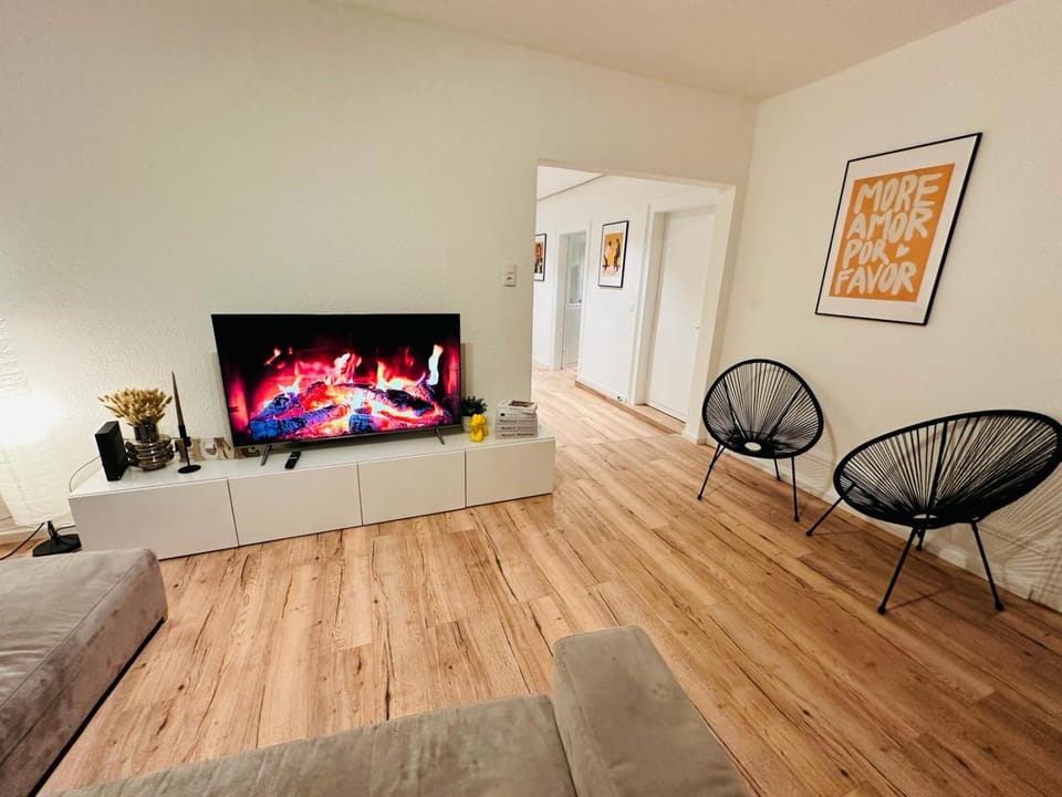 Communal lounge/ TV room, TV and multimedia