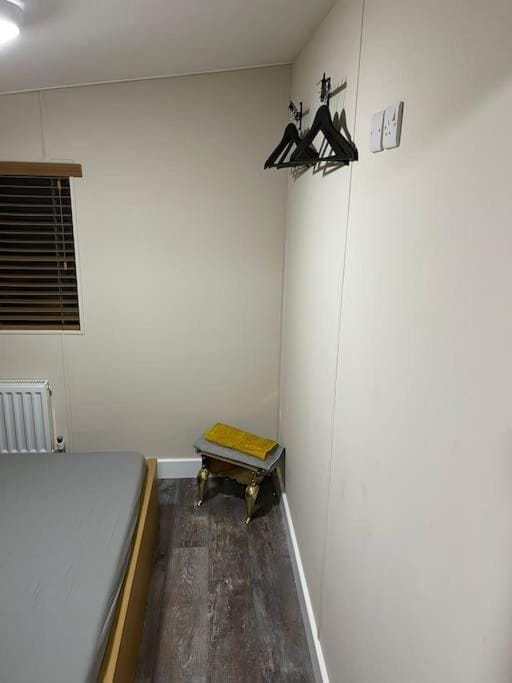 The Cherries - Caer beris holiday park 2 bedroom lodge - No commercial vehicles allowed on site Apartment in Wales