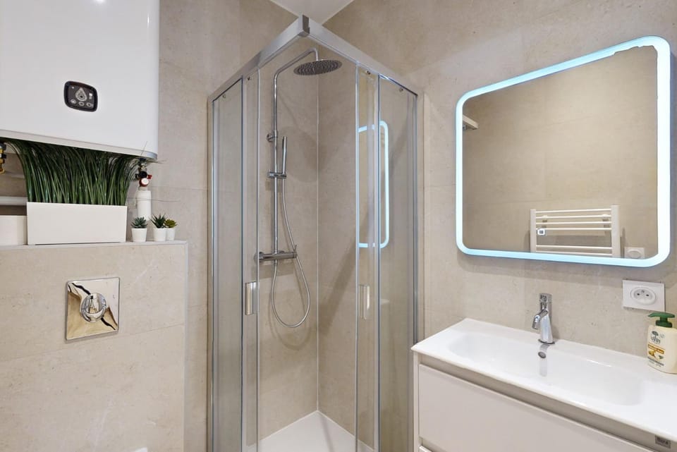 Suite Gold-Stars FSHH Apartment in Nice