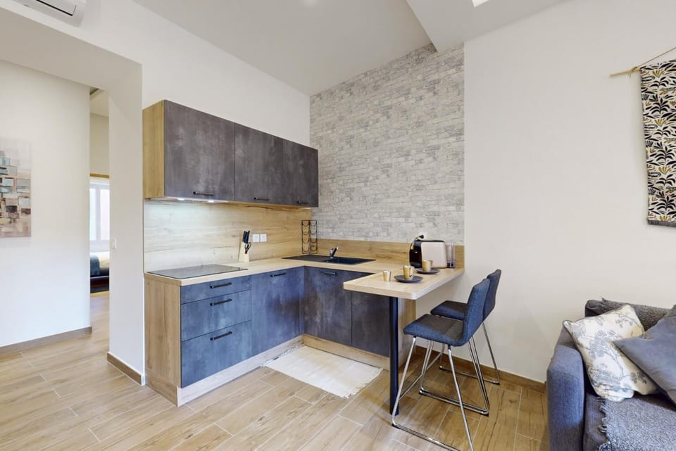 Suite Gold-Stars FSHH Apartment in Nice