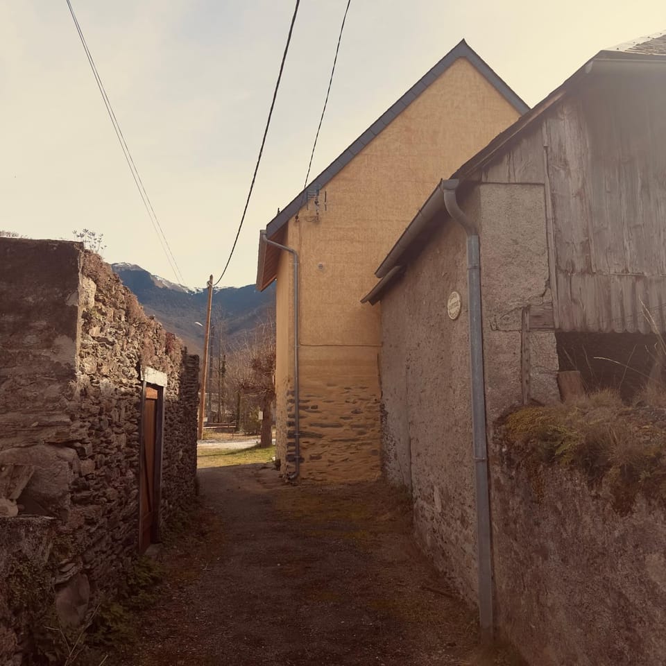 Property building, Natural landscape, Mountain view