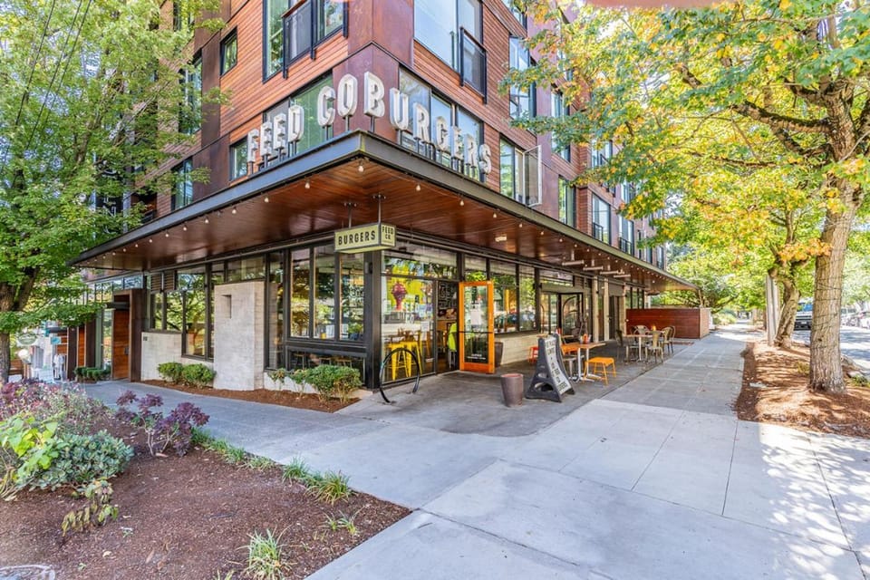 Seattle Modern and Stylish Penthouse Apartment (Wifi, Pet Friendly, Rooftop) Apartment in Seattle