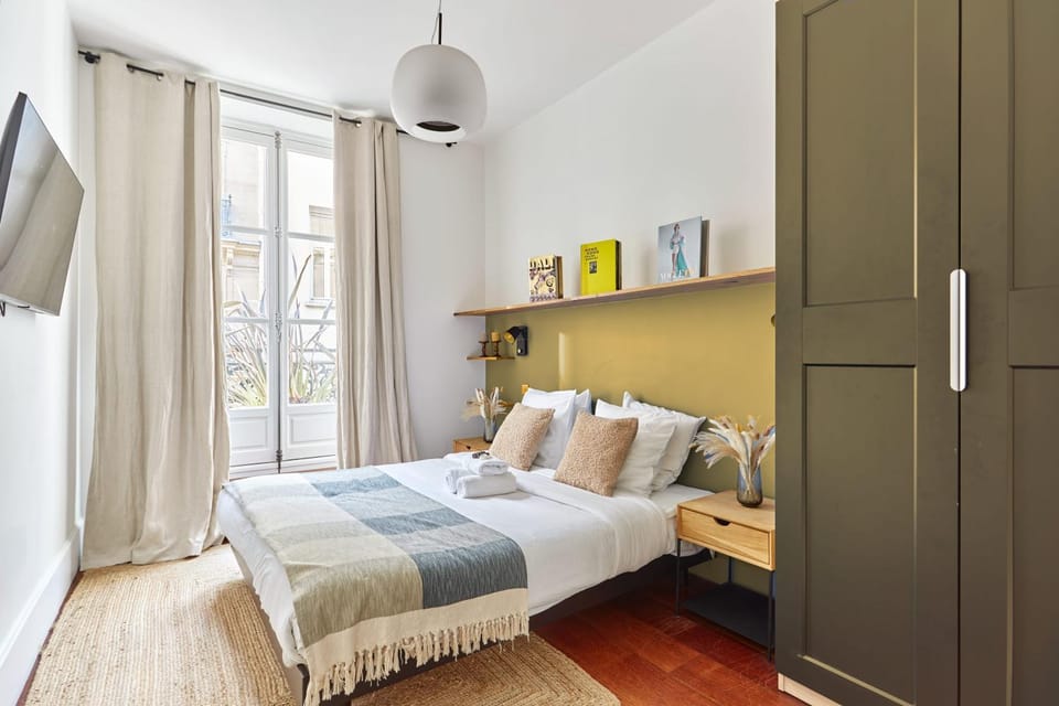 Apartment Louvre by Studio prestige Apartment in Paris