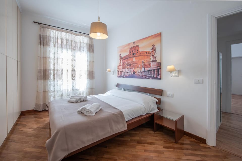 Bed, Bedroom, towels