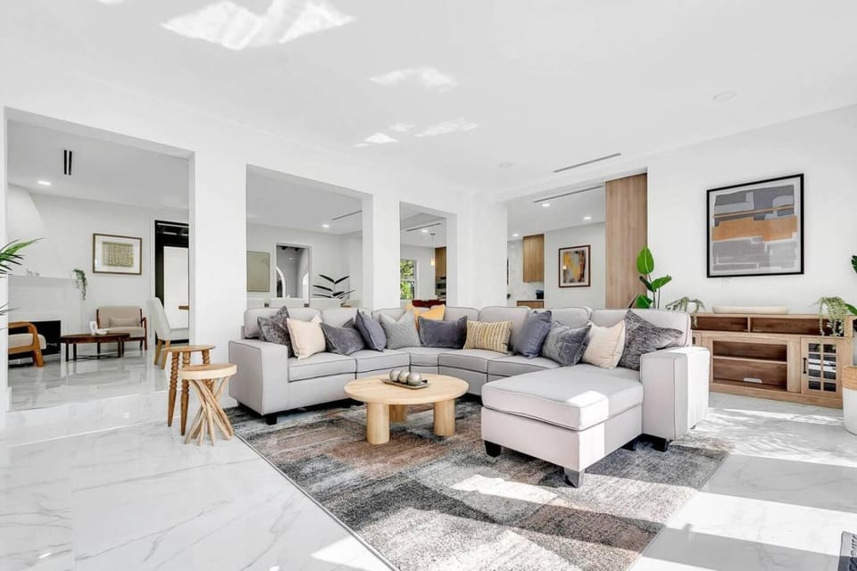 TV and multimedia, Living room, Seating area